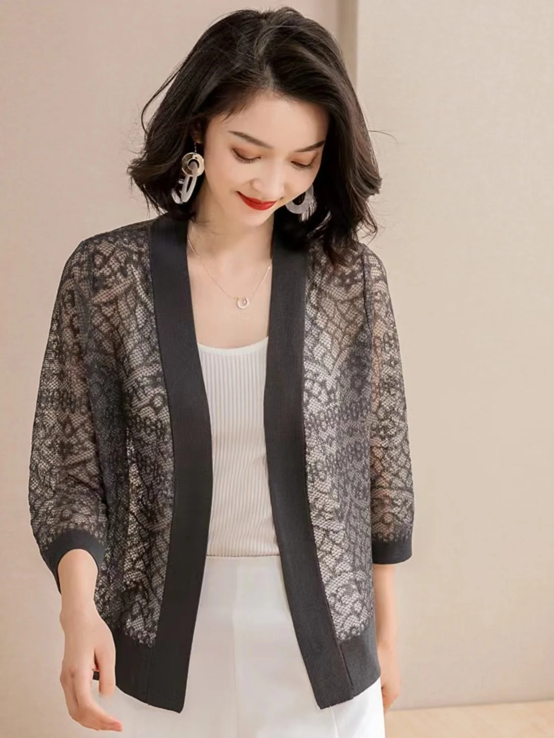 

Elegant Hollow out Lace Knitted Sleeveless Cardigan Vintage Style Loose Fit Women's Summer Top Half Sleeve Sun Protection Shirt