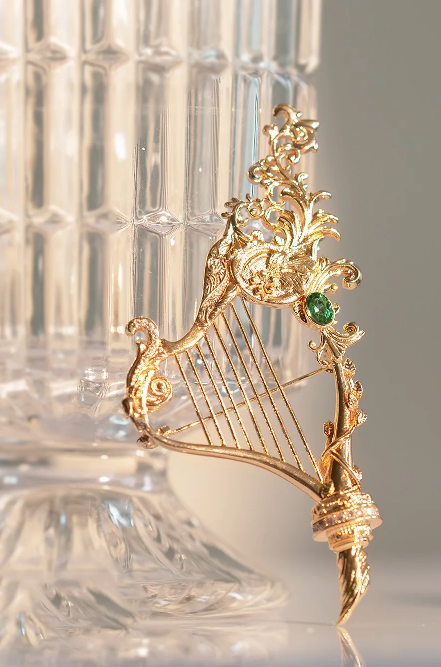 The Sound of the Qin Fashionable Retro Classical Harp Brooch Luxury High-end Corsage Versatile Suit Big Sweater Pin