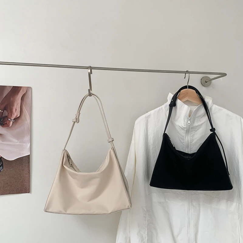 

Trendy Shoulder Bag for Women Soft Tote Bag Underarm Bag with Multiple Pockets