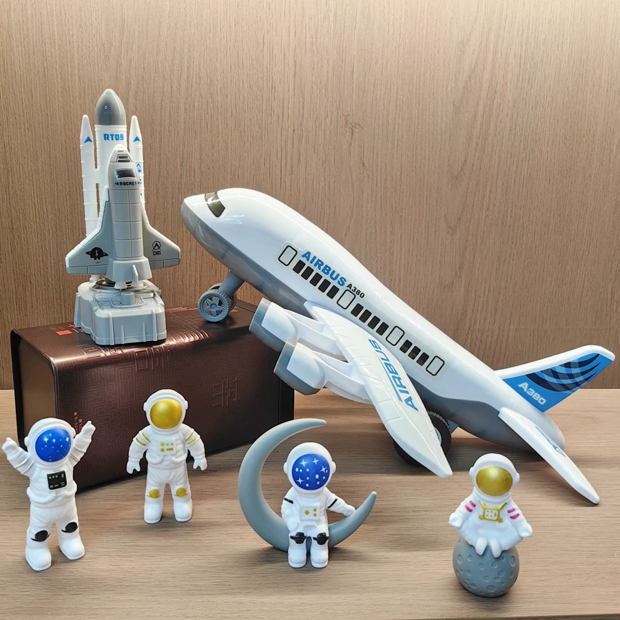 Large white passenger plane, space carrier spacecraft, launcher, astronaut model, ornament, boy's toy, birthday gift