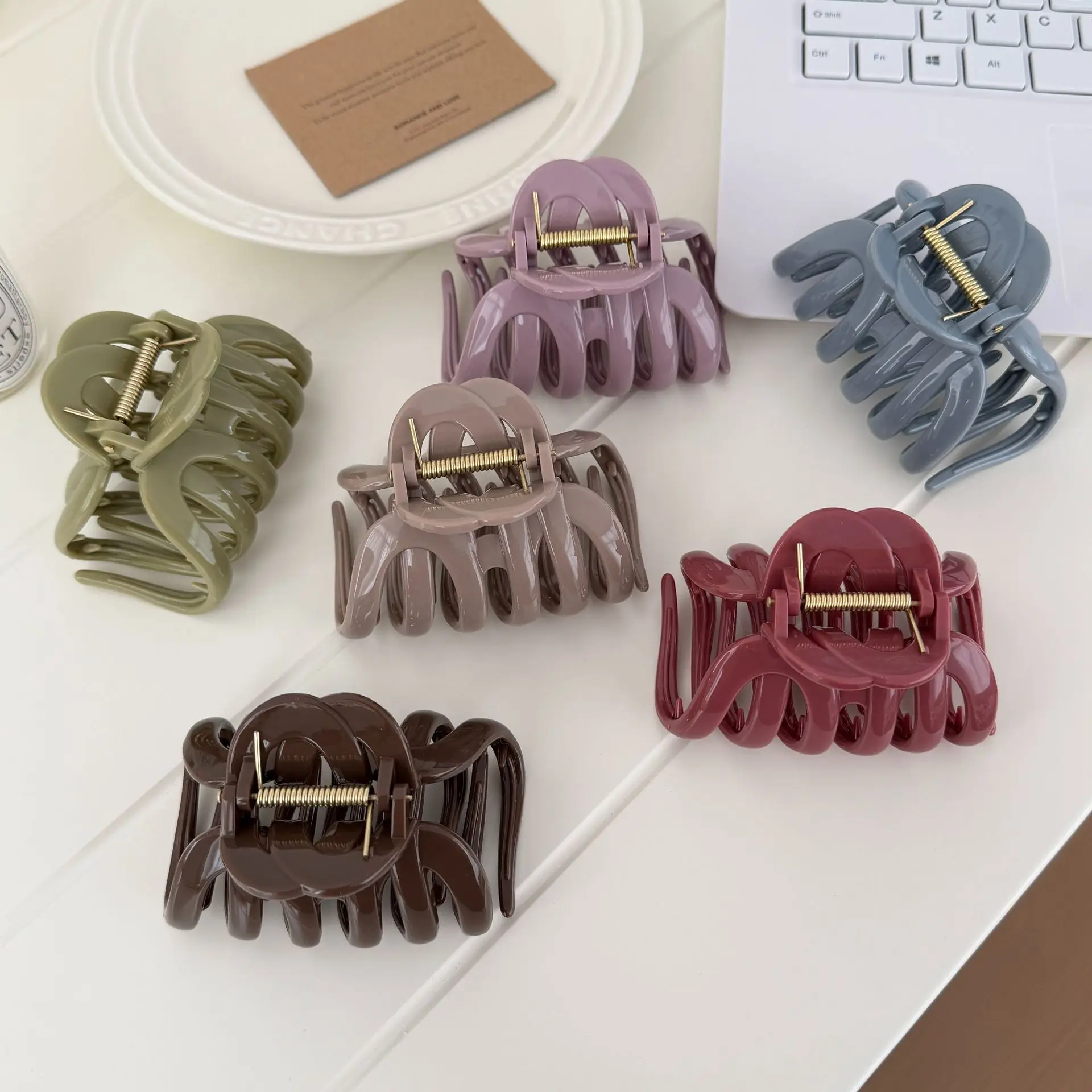 Oversized Hair Claw Clip for Thick Hair Korean Style Elegant Resin Jaw Clasp Large Black Sturdy Comfortable Daily Use for Women