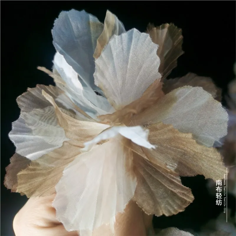 Brązowy trójwymiarowy gradientowy wielolistny korzeń kwiatowy przędza mała koronkowa ręcznie robiona dekoracja sukni ślubnej akcesorium projektowe