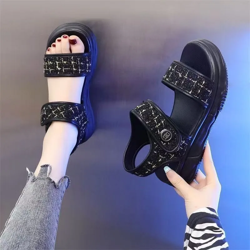 

Женские сандалии Bloomsteps 2025: новые летние универсальные пляжные спортивные сандалии в стиле Chanel на липучке, нескользящие