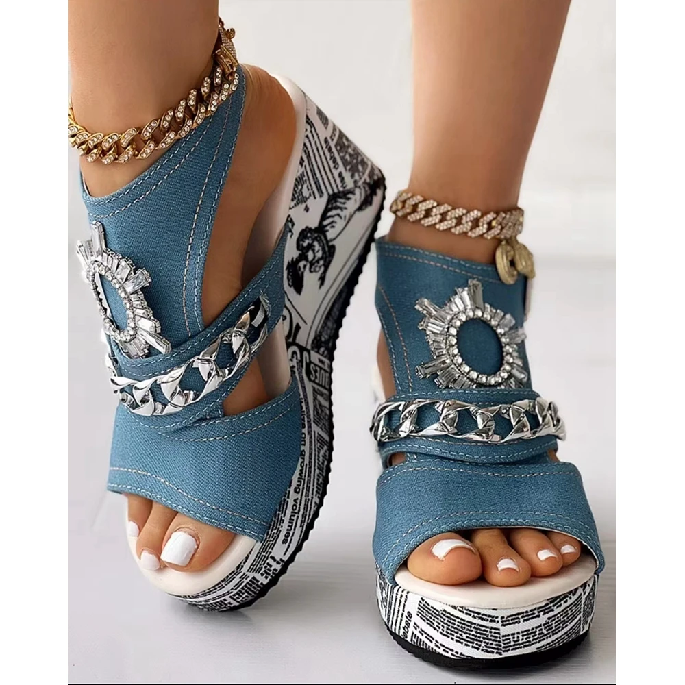 

Women Fashion Newspaper Print Platform Wedge Laced Sandals Femme Summer Chain Decor Buckle Strap Luxury Sandals Shoes for Women