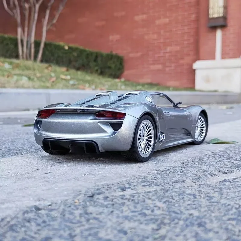 1:18 Porsche 918 Spyder modello di auto sportiva in lega Diecast Metal Track modello di auto da corsa collezione di alta simulazione regalo giocattolo per bambini