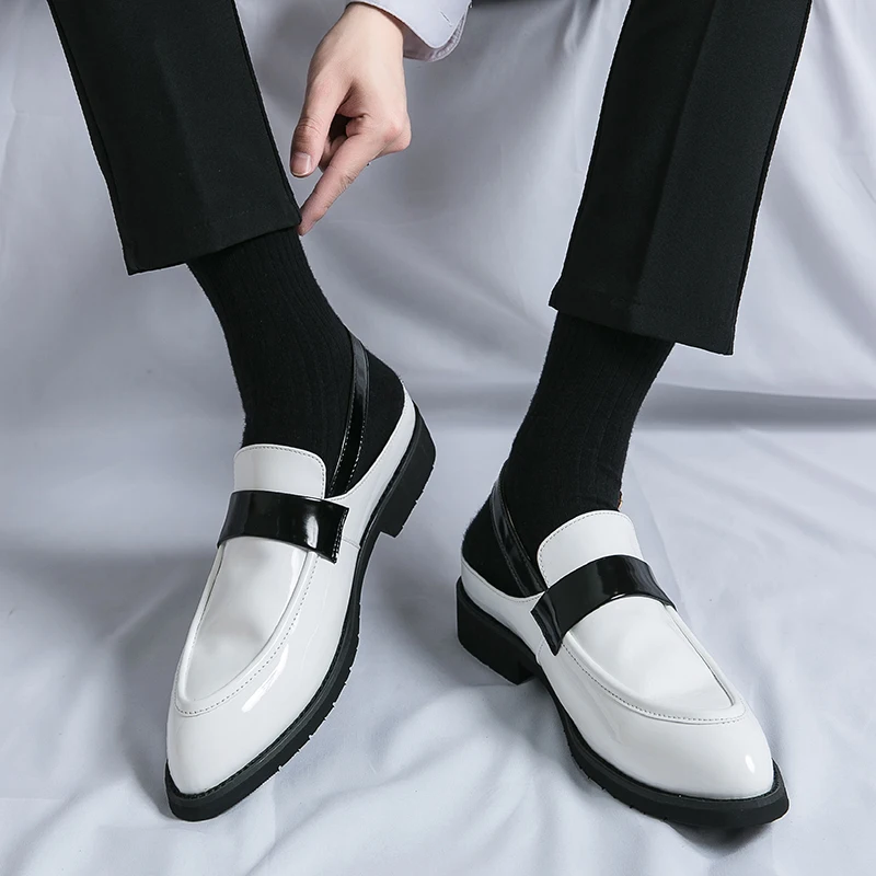 

Summer New Baotou Men Sandals Breathable and Casual Business Fashion Personality High end with Buckle Lazy Half Slippers