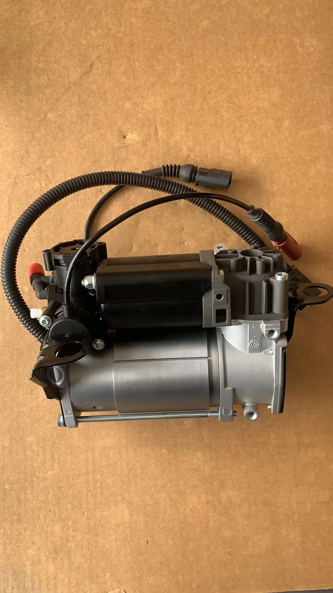 For A6 C6 original high-quality air suspension compressor OEM4F0616005E 4F0616006A air suspension compressor pump