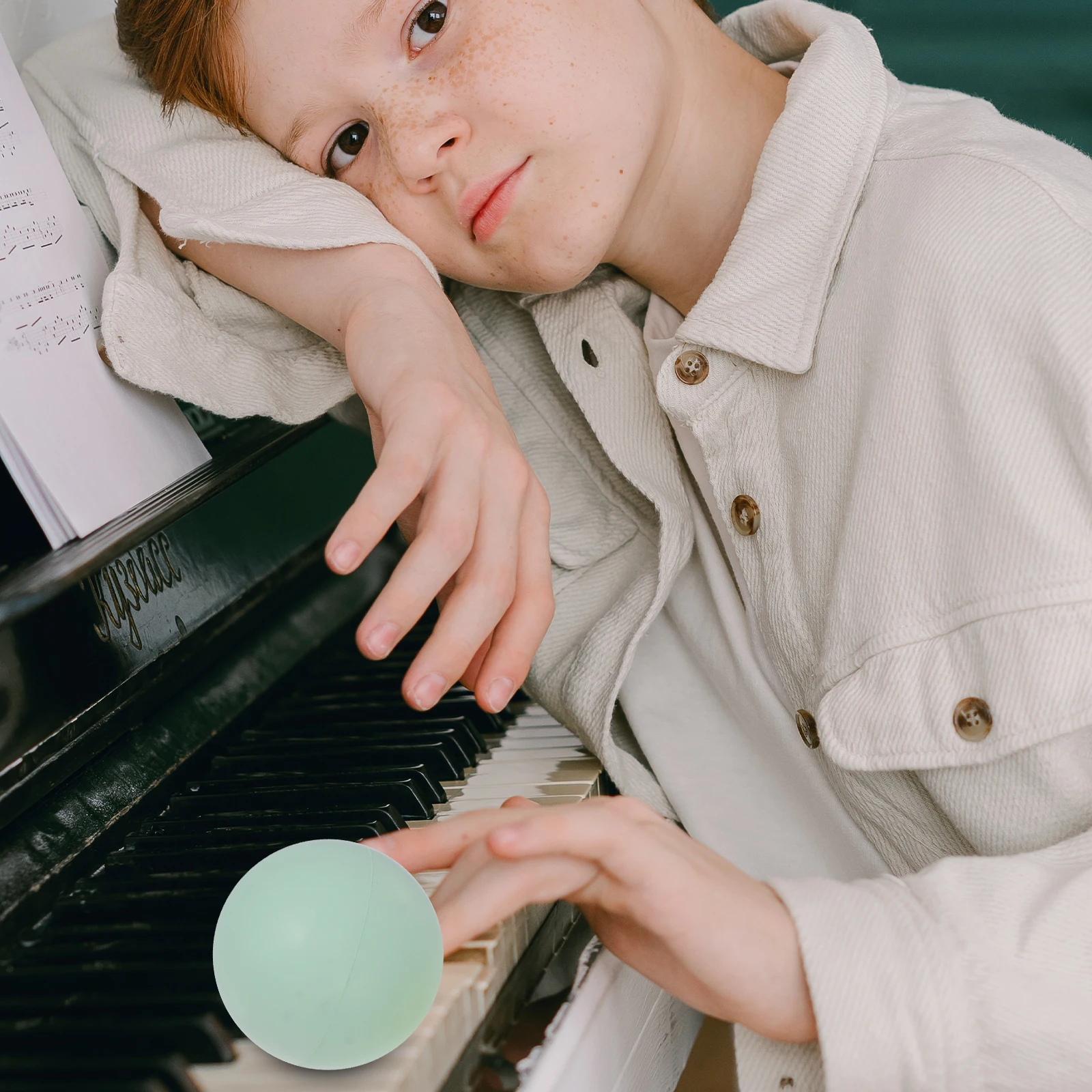 

4Pcs Piano Gesture Corrector Balls High Elastic Sponge Finger Trainers Assorted Color Piano Finger Trainers Stress Ball