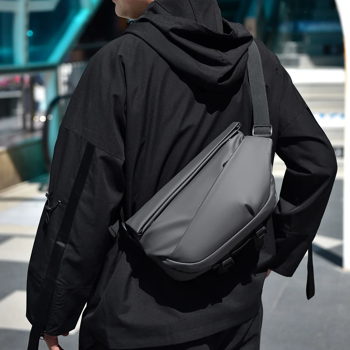 Magnetic suction lock men's chest bag waterproof travel riding crossbody backpack large capacity lightweight multifunctional