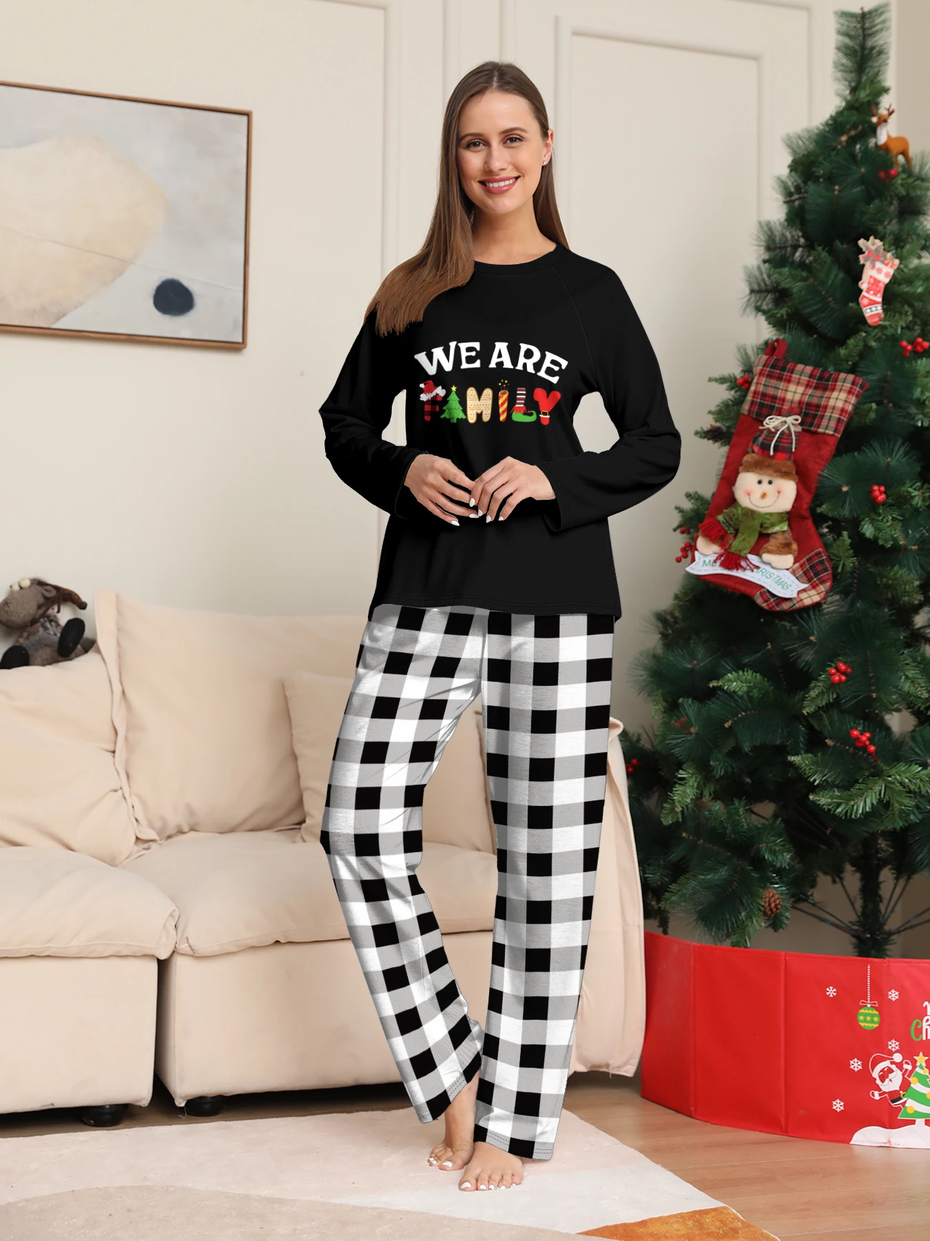 크리스마스 커플 잠옷 - '우리는 가족이다' 프린트 긴 소매 & 체크무늬 하의