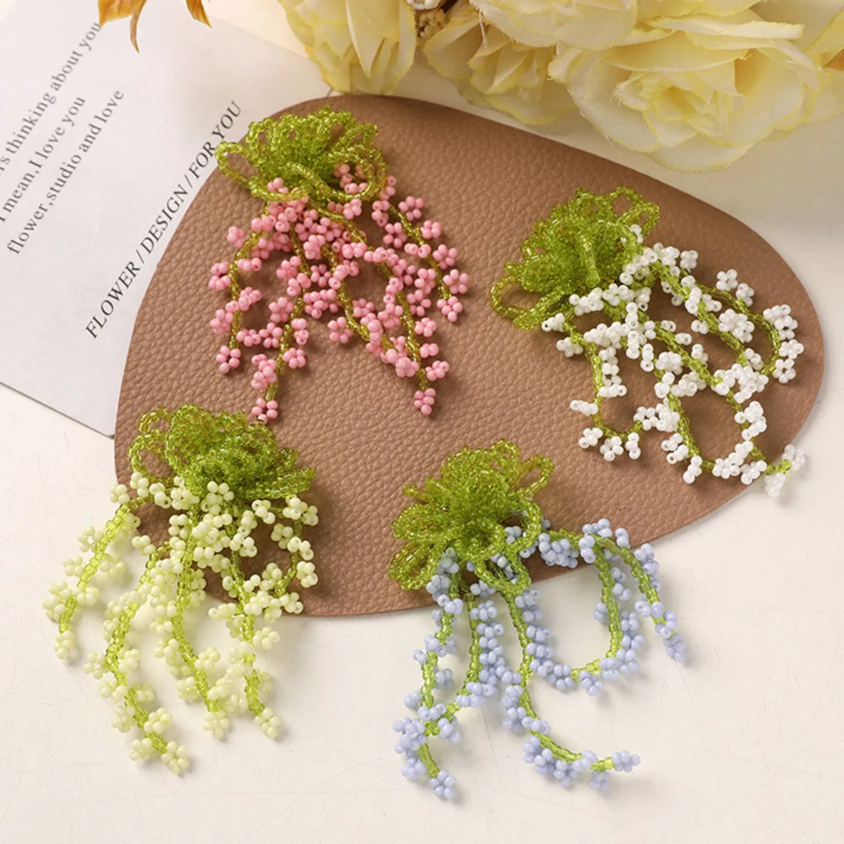 Handmade Beaded Flower Patches Appliques for Clothes DIY Crafts Sewing Beads Hairband Decoration DIY Accessories