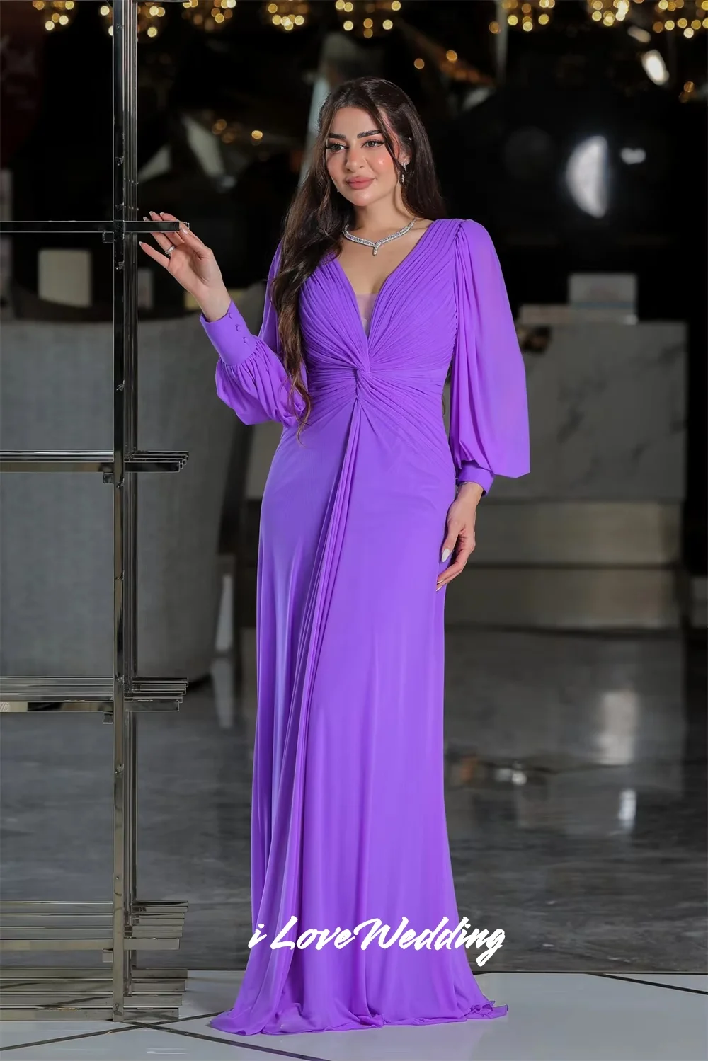 فساتين سهرة خضراء على شكل حرف v 2025 شيفون كم طويل على شكل حرف a طول الأرض فستان حفلة موسيقية مطوي فساتين حفلات الزفاف حسب الطلب