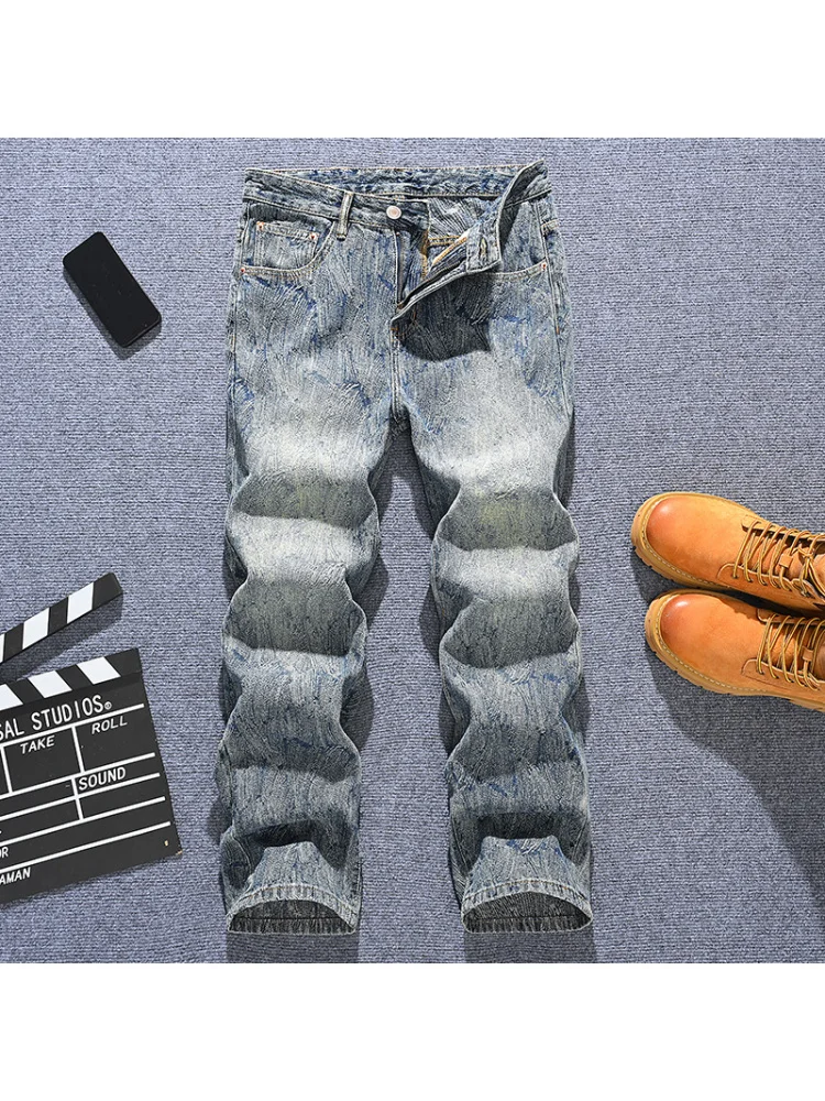 กางเกงยีนส์ขาตรงทรงหลวมสำหรับผู้ชาย พิมพ์ลายปักอินเทรนด์ สไตล์สตรีทแฟชั่น กางเกงย้อนยุคระดับไฮเอนด์และกางเกง Y2K สุดเท่