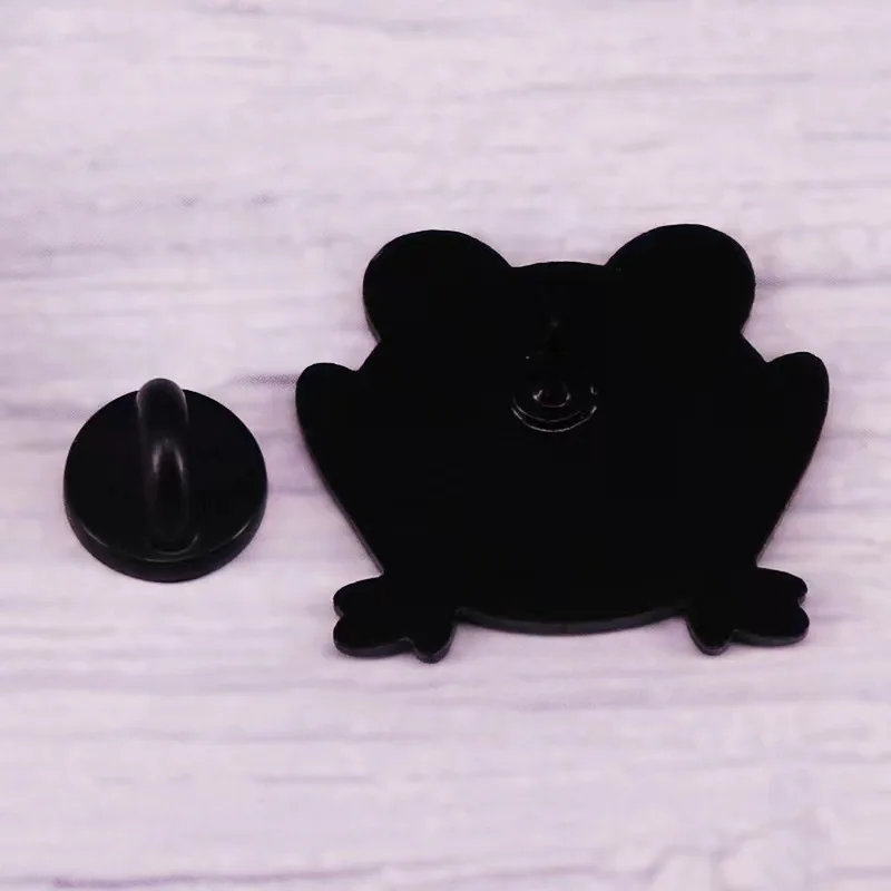 الكرتون قوس قزح فخر الضفدع المينا دبوس شارة مثلي الجنس لطيف الحيوان بروش زوجين ظهره دبوس موضة الملابس حقيبة الملحقات