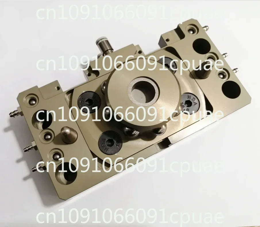 Fixture for automatic quick exchange of 35kg manipulator