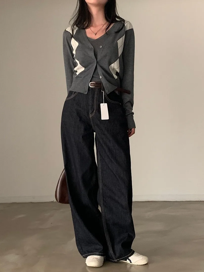 سترة محبوكة بأكمام طويلة وياقة على شكل V بتصميم عتيق، طقم نسائي قصير أنيق يتكون من سترة خارجية وصدرية من ألياف البوليستر