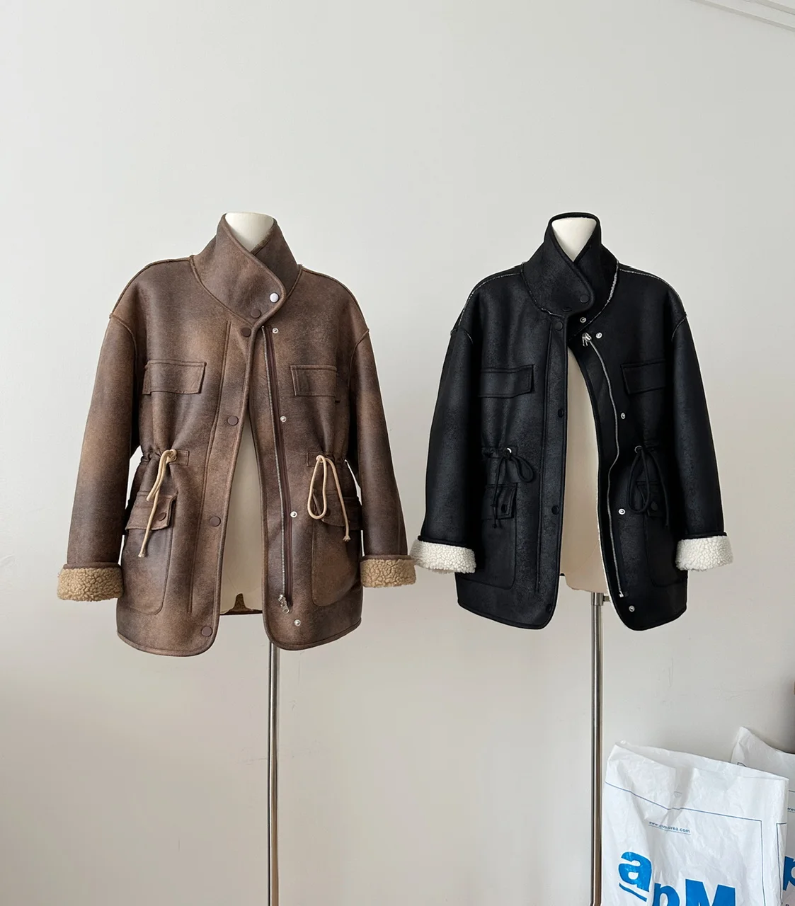 Vintage Biker Women\'s Leather Short Coat Drawstring Wool Lined Loose Temperament Vintage Leather Single Breasted Button Coat