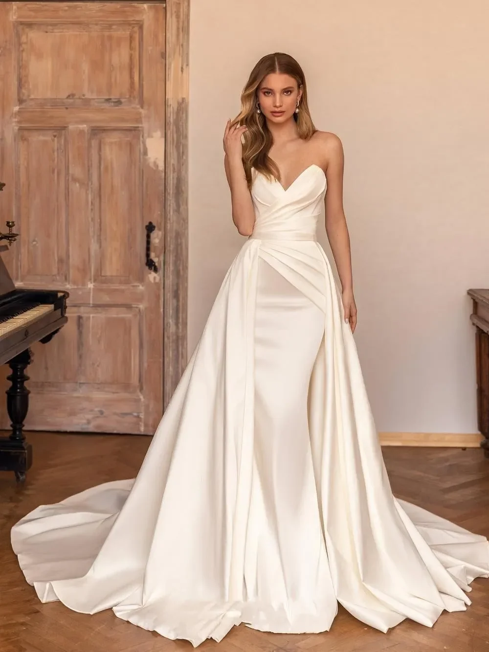 

Customized Ivory Satin Mermaid Wedding Dresses Modern Woman Bridal Gown Party Detachable Wedding Dress 2025