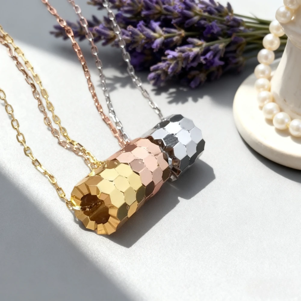 

Premium Jewelry 2024 Trendy Vibrant Necklace with Premium Feel, Enhance Your Personality, Price Advantage