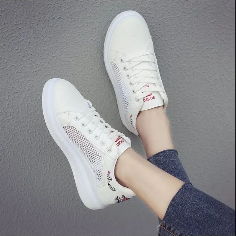 Fashion Summer Casual White Shoes Cutouts Lace Canvas Hollow Out Breathable Comfort Shoes Women\'s Embroidered Sports Shoes