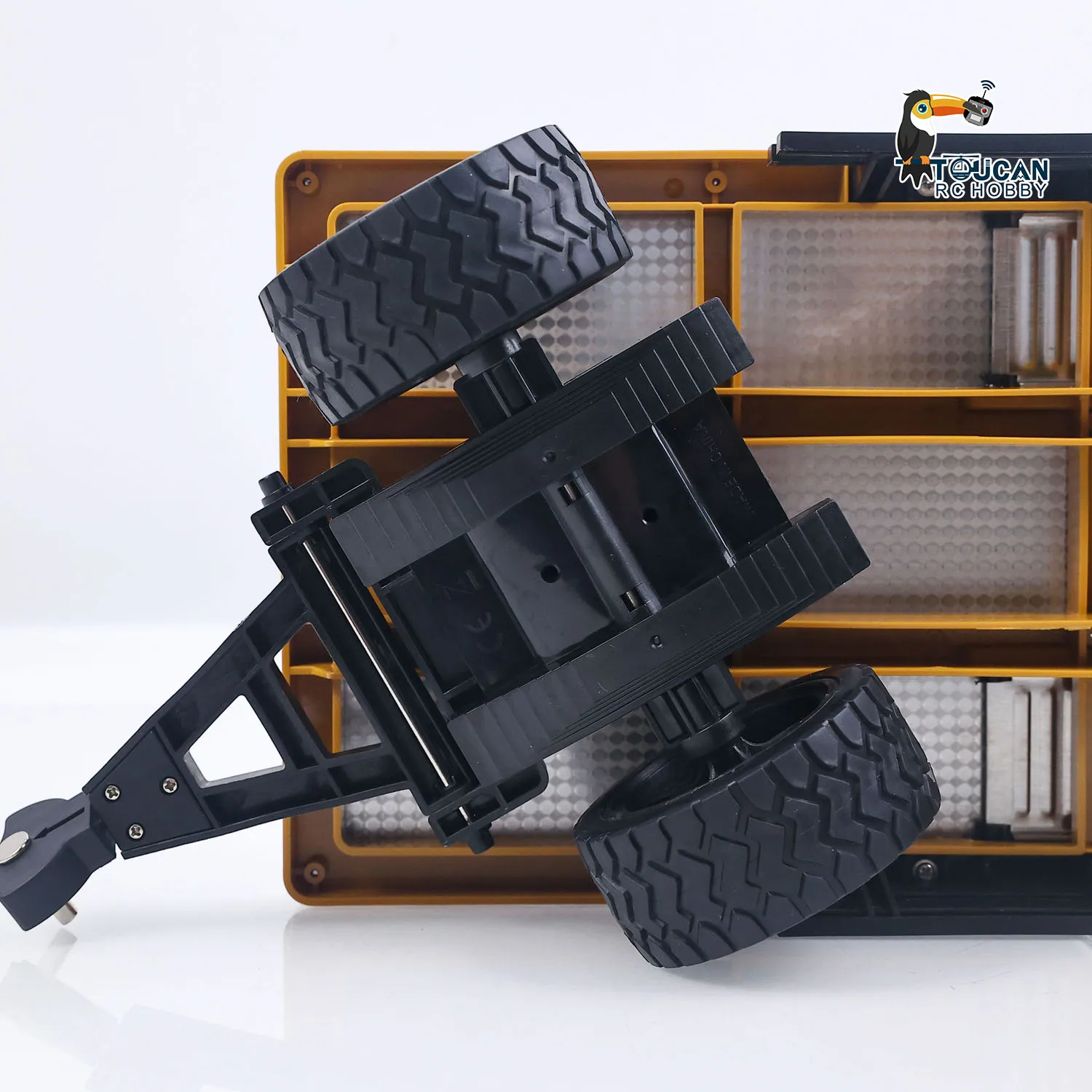 HUINA 1/10 1578 2Axle Flatbed Trailer Manual Lifting Tail Board For 1/14 Electric Remote Control Forklift Light Sound System Toy - view 2