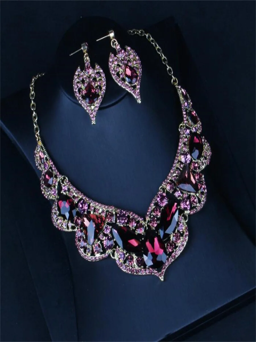 Banquet accessories, short crystal necklace earrings High-grade electroplated alloy jewelry for woman