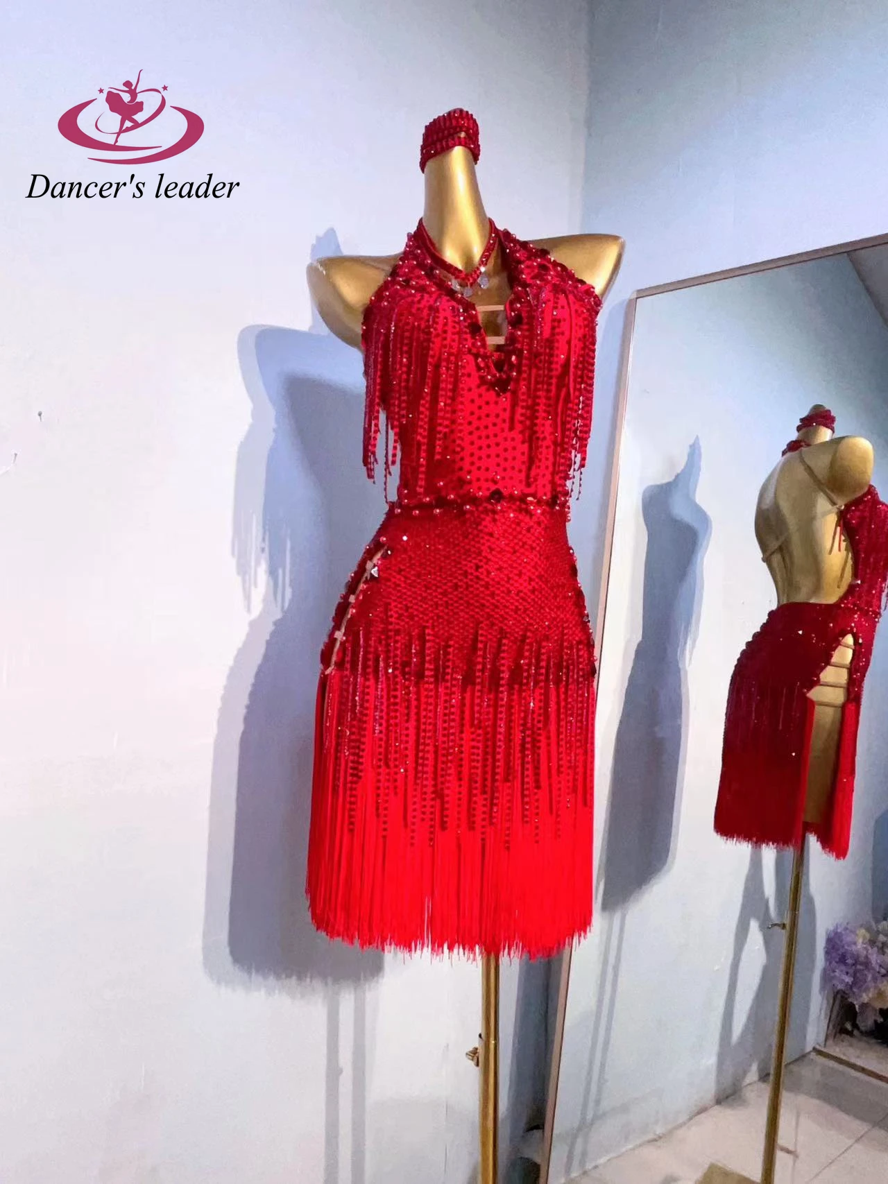 Abito da passerella con perle rosse personalizzate di fascia alta da donna con strass da ballo latino, costume da samba americano