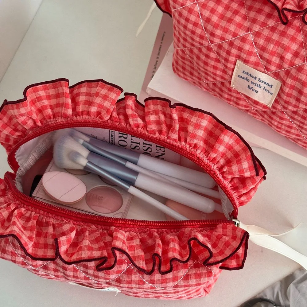 

Small Fresh Plaid Pattern Ruffle Makeup Bag with Zipper Cute Cosmetic Cases Korean Style Large Capacity Toiletry Organizer Women