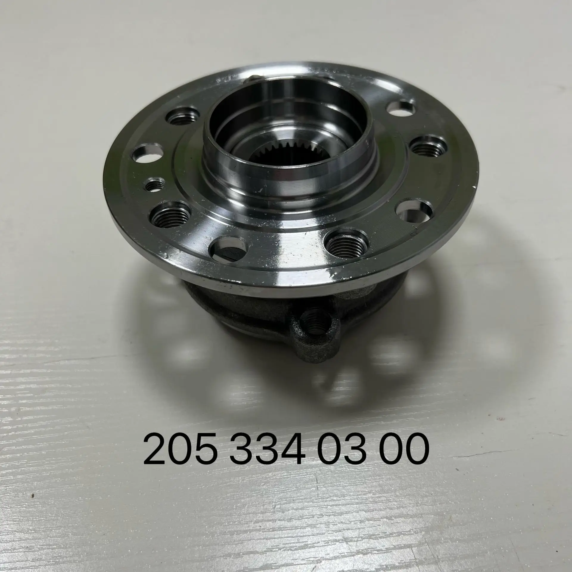 

Front Wheel Hub Bearing For Mercedes Benz C300 C400 E400 C43 AMG GLC43 AMG C450 OEM# 2053340300 A2053340300