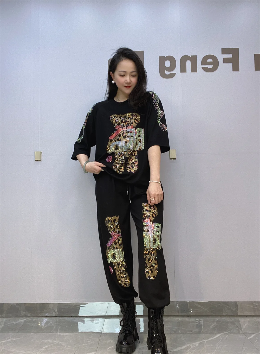 Two Pieces Knitting Set Women Strechy Pattern Sequins Suit  Sweatshirts And Knitting Pants Cotton Hot Diamond Short Sleeve Set