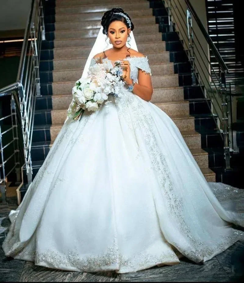 บน Zhu ที่กําหนดเอง Bling ชุดเจ้าสาวแขนกุด PLUS ขนาด Sequined ชุดเจ้าสาวผู้หญิง Applique ลูกไม้ Vestido De Novia
