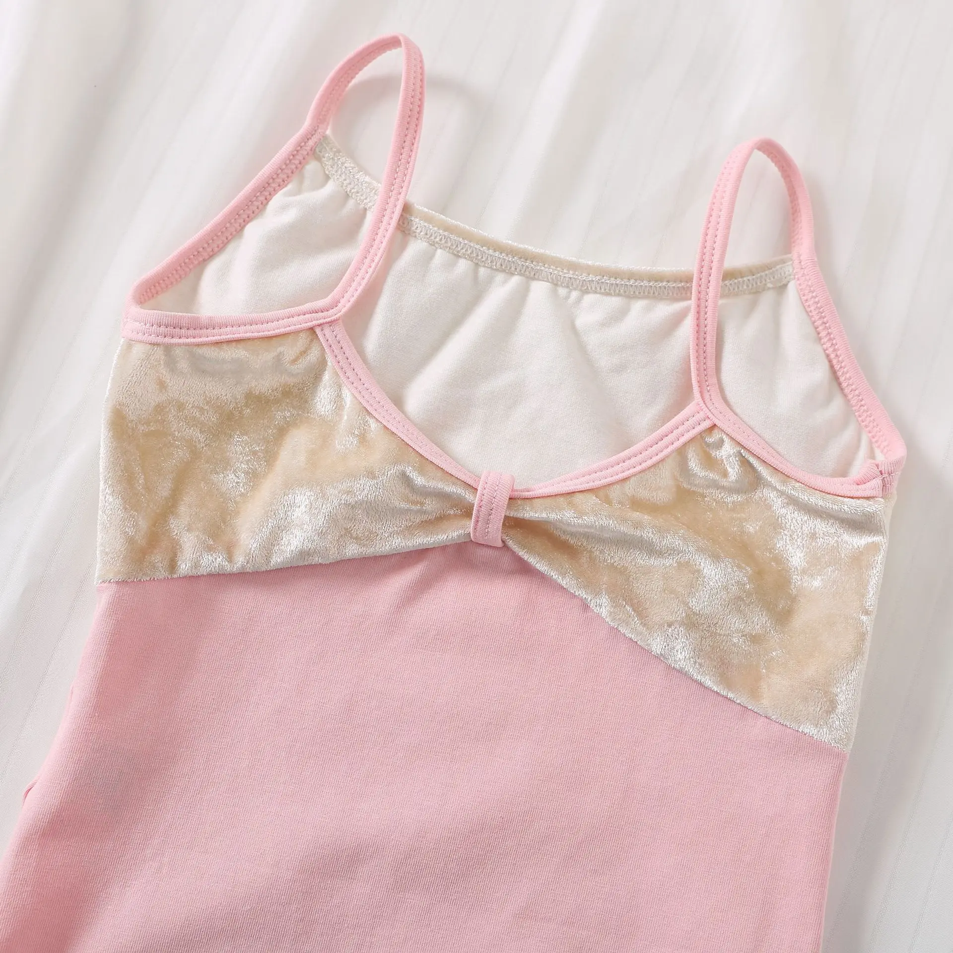 새로운 어린이 댄스 트레이닝 레오타드 여아 여름 스트랩 벨벳 체조복 어린이 발레 댄스 스케이트 체육관 보우 바디수트