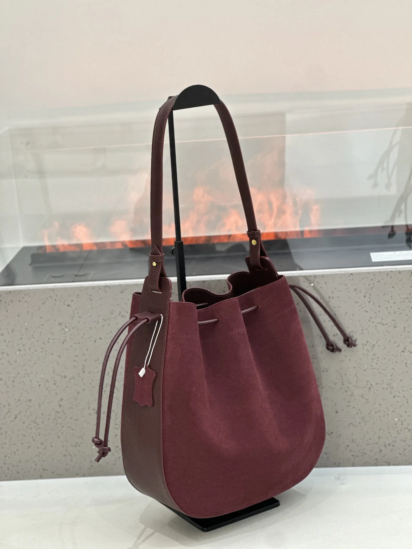 

Модная сумка-ведро 2026 года из матовой воловьей кожи с ретро-текстурой, большой вместимости, с дизайном на завязках, в стиле Lazy Wind, сумка на плечо большой вместимости