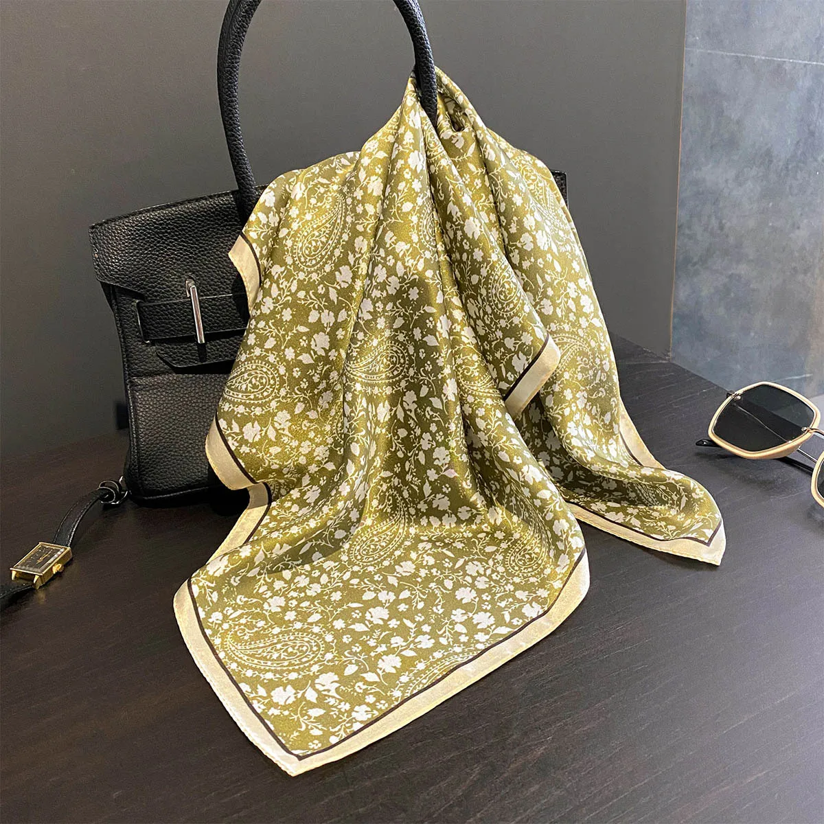 ผ้าพันคอไหมแท้ 100% ลายดอกไม้พ - Luxury Bags And Accessories บทวิจารณ์และราคา