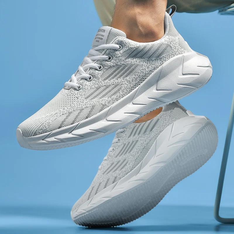 

Новые модные дышащие спортивные повседневные кроссовки 2026 года из сетки для студентов, мужские кроссовки Flyknit для бега, размер 47, очень большой размер