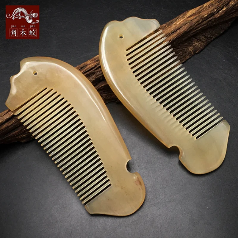 Horned goat horn , fish-shaped comb, various designs available