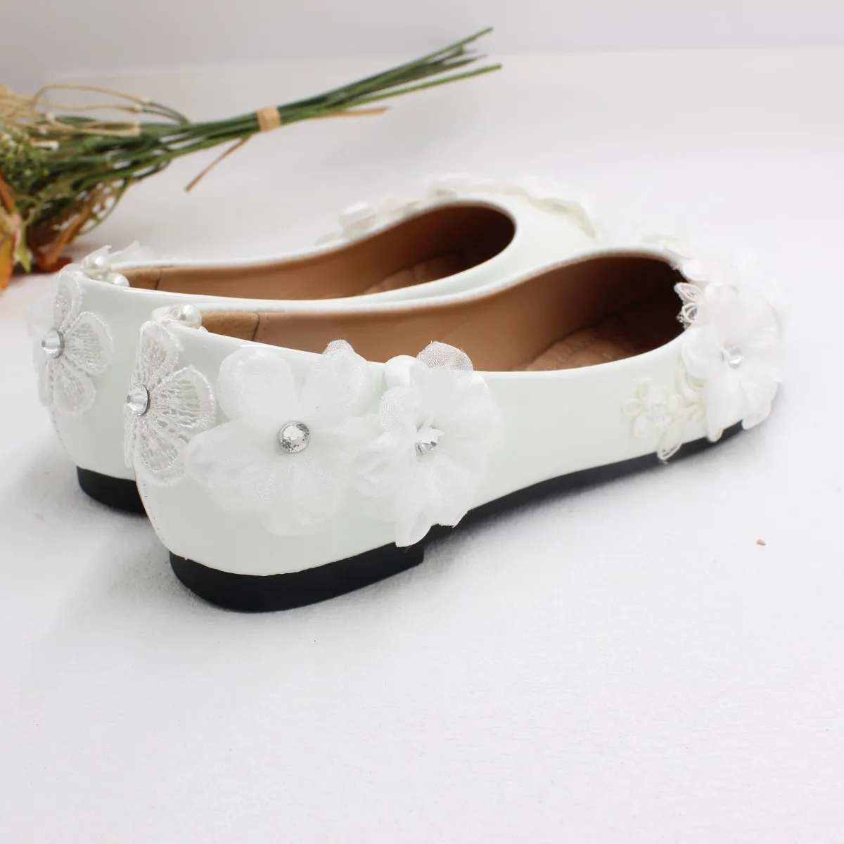 White lace bridal shoes Flat anklets decorated three-dimensional flower handmade wedding shoes Bridesmaids flat shoes spring new