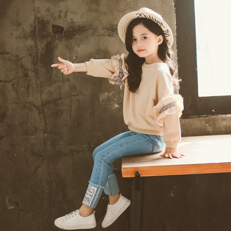 Conjunto de dos piezas para niña, Jeans versátiles con manga de encaje, versión coreana elegante, Otoño, 2024