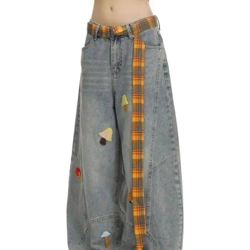 กางเกงยีนส์ปักลายการ์ตูนสำหรับผู้หญิง ดีไซน์ใหม่สำหรับฤดูใบไม้ร่วงและฤดูหนาว ทรงขากว้าง เอวสูง ทรงหลวม ไซส์พลัส ทรงตรงเข้ารูป