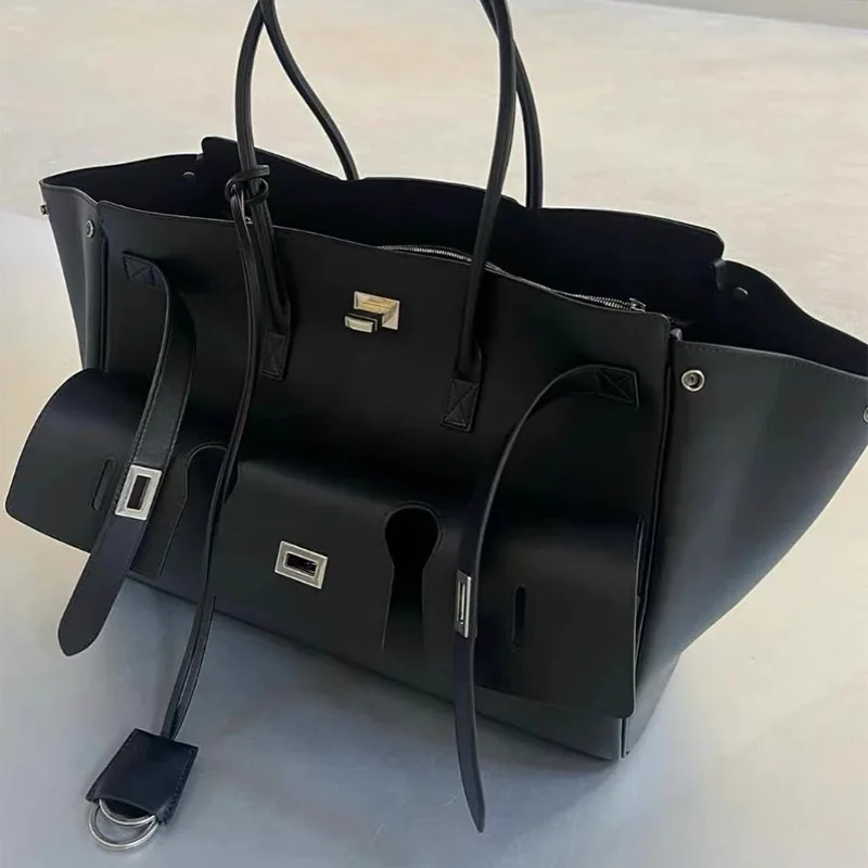 Bolso Negro de gran capacidad para mujer, bolsa de equipaje de viaje de alta calidad, diseño de hebilla cuadrada, bolso de hombro de lujo, bolso Shopper