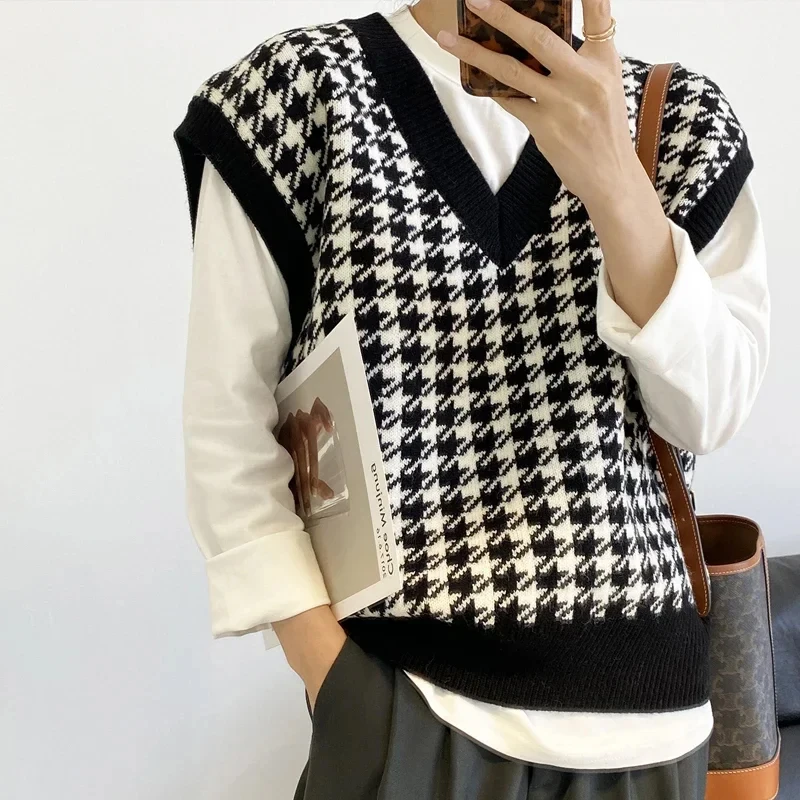 V Neck Sleeveless Knitted Sweater Vest Fashion Loose Houndstooth Casual Fashion Thick Sweater Female Waistcoat Chic Tops 17502