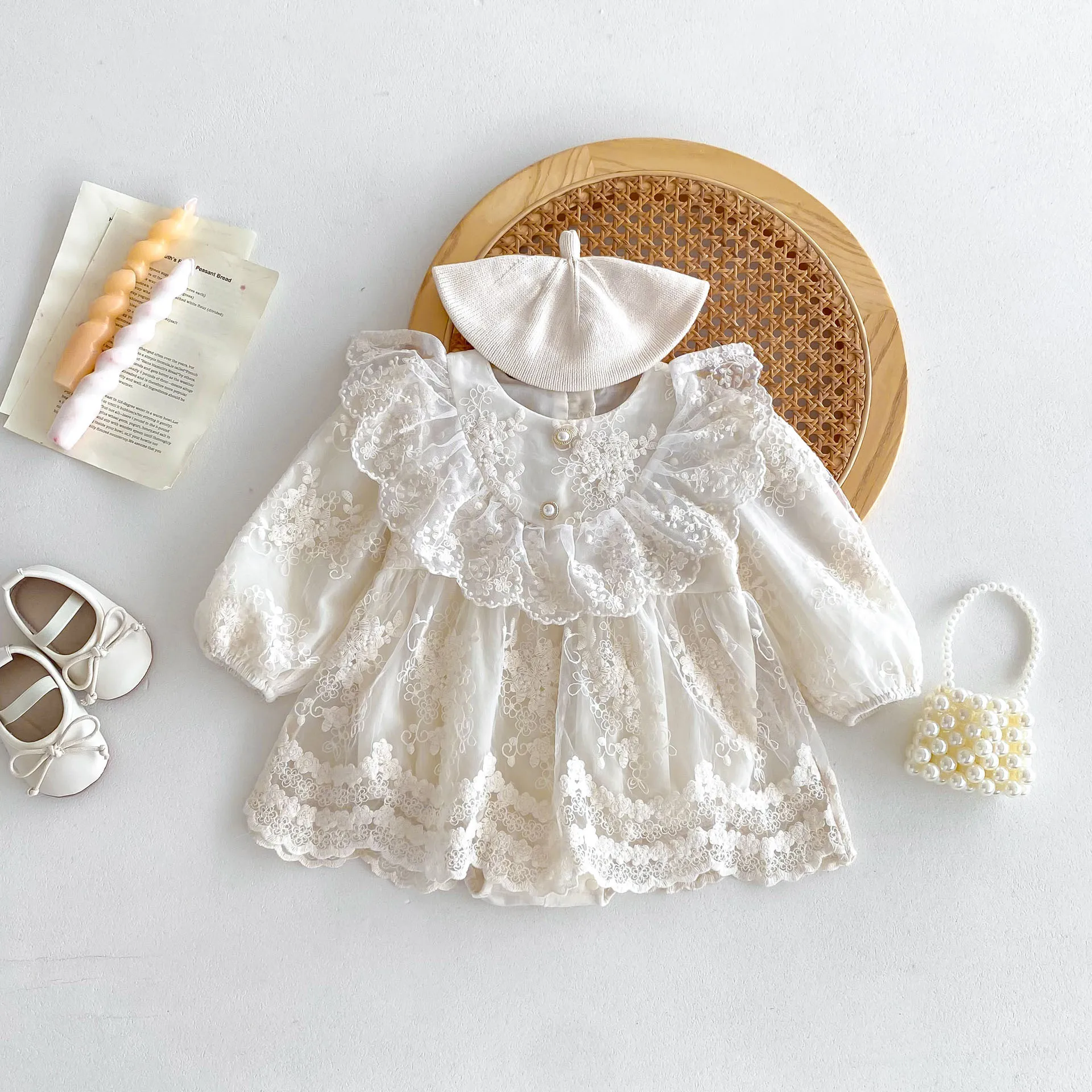 

2025 Baby Girl Princess Dress 0-24M Vintage Lace Embroidered Ruffled Collar Romper Dress with Snap Closure Formal Party Dress