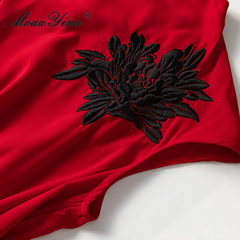 MoaaYina 2025 lente en zomer elegante high-end mouwloze gestapelde kraag + bloem geborduurde taille feestjurk