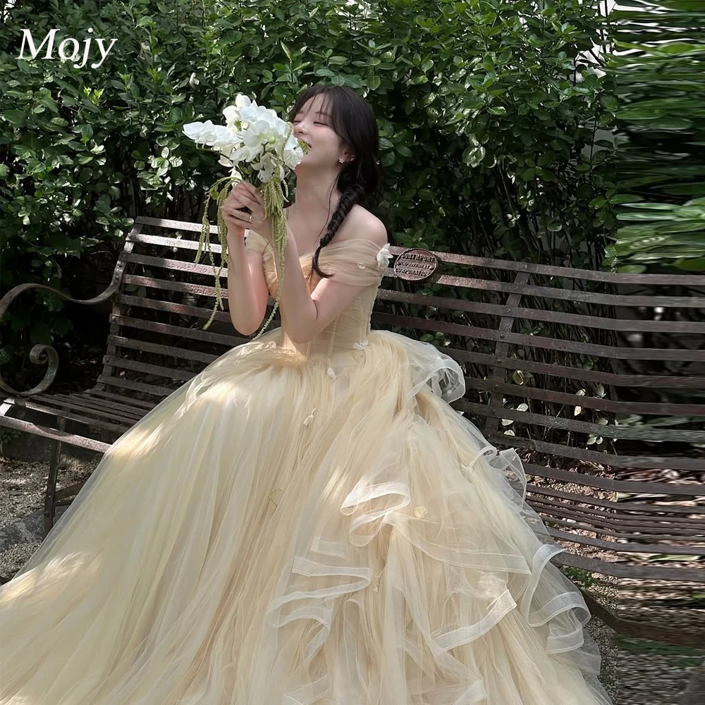 

Mojy Elegant Pleat Off the Shoulder Korea Evening Dresses Customized Soft Tulle Wedding Photos Shoot Formal Party Dress