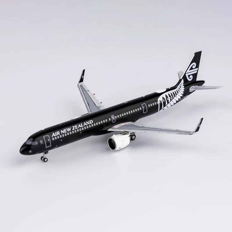 

Diecast Air New Zealand A321NEO Passenger Plane Model Alloy & Plastic Material 1:400 Scale Diecast Toy Gift Collection