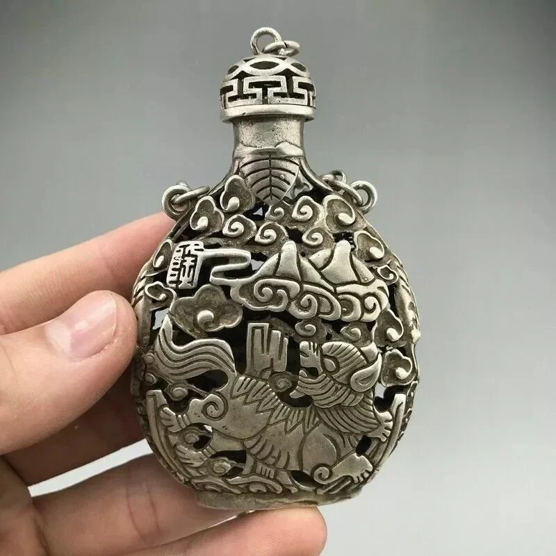 Chinese ancient Tibetan silver snuff bottle hand-carved Chinese dragon pattern
