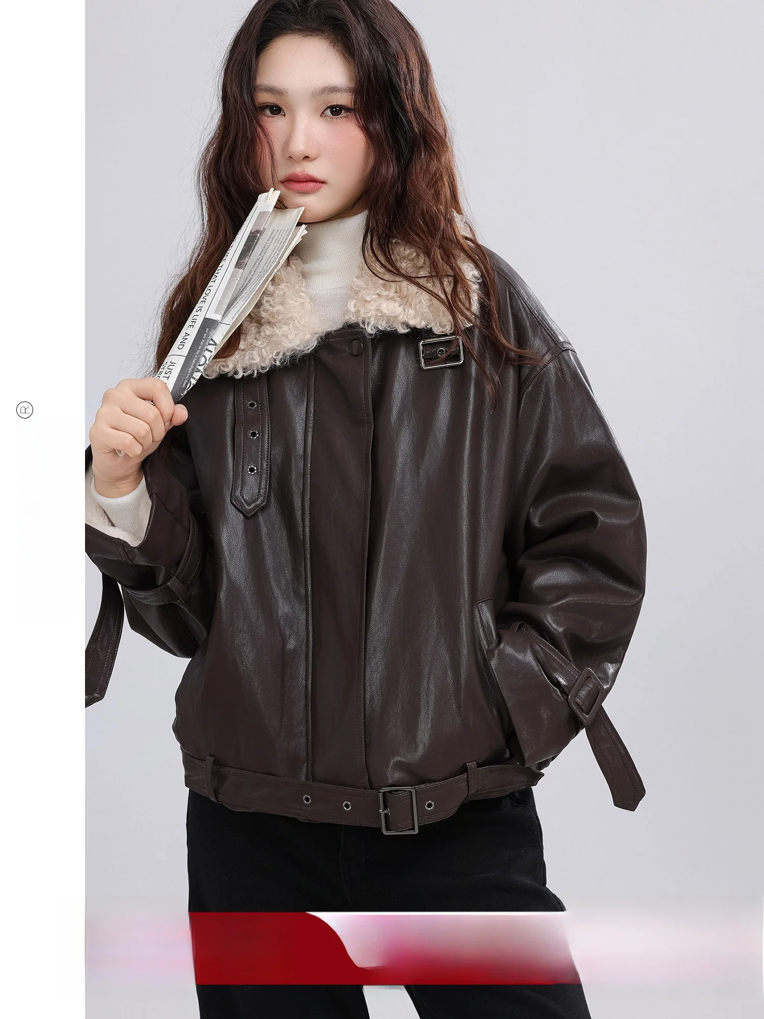 

Женская зимняя кожаная куртка Cafe Brown Warm Trace с воротником из меха и флисовой подкладкой, свободного кроя, винтажный стиль, новинка 2026 года