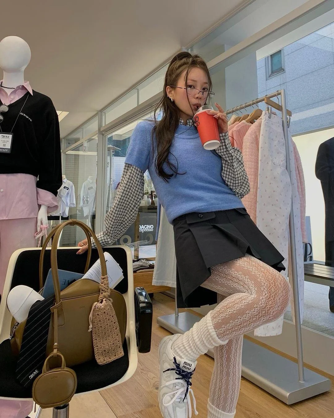 Falda acampanada de color puro de cintura baja Falda plisada coreana falda ort Falda universitaria Sle f-longitud Falda Mujer joven F...