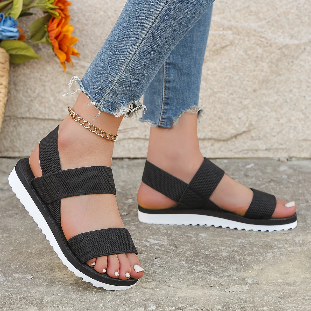 

Women's fashion trend anti-slip wear comfortable matching color sole pure black shoelace flat sandals