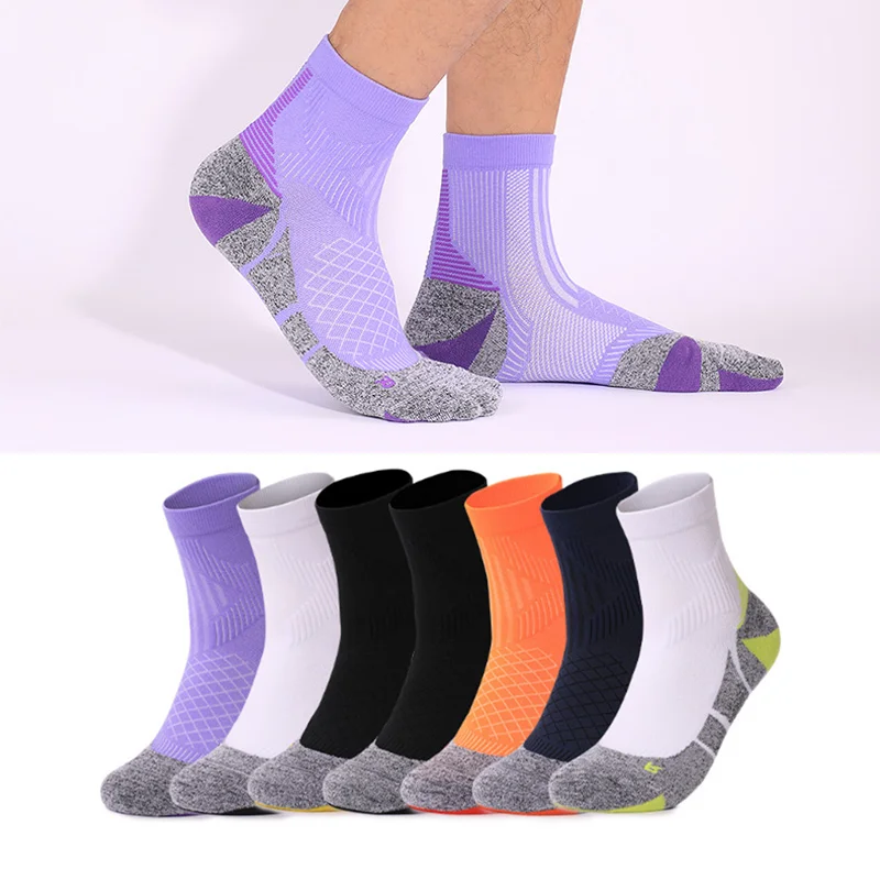 

Running Socks Unisex Men Women Middle Tube Quickly Dry Outdoor Sports Marthon Bike Riding Fitness Training Crew Socks